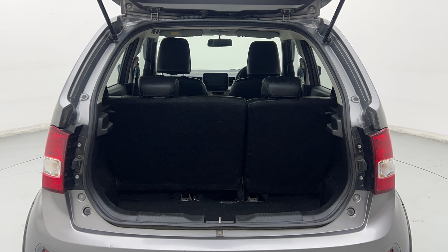 Used 2021 Maruti Suzuki Ignis Zeta 1.2 MT Petrol Manual interior DICKY INSIDE VIEW