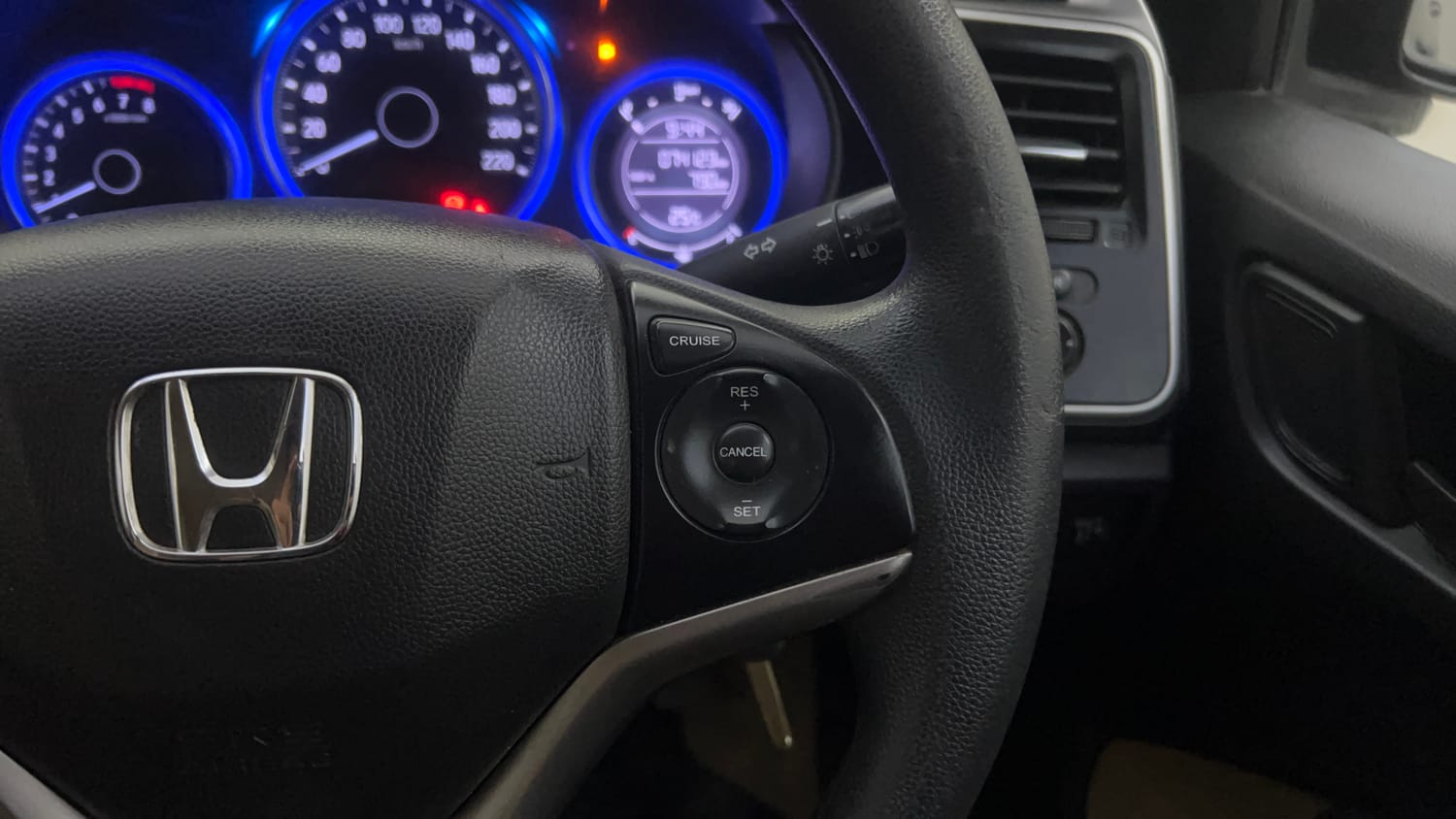 Used 2015 Honda City SV Petrol Manual top_features Cruise control