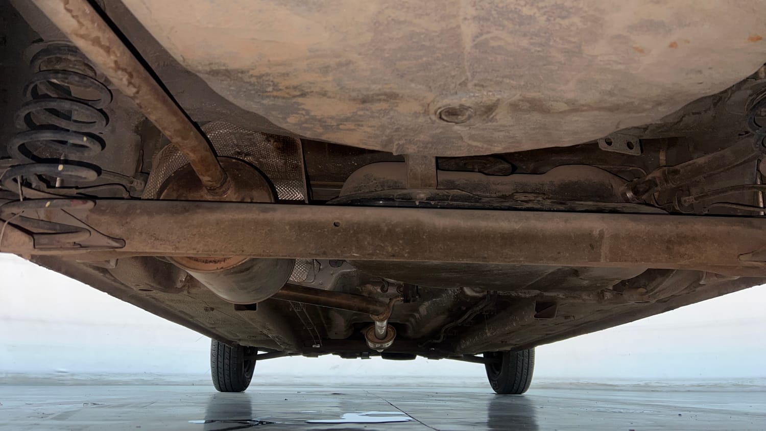 Used 2019 Renault Kwid RXL Petrol Manual extra REAR UNDERBODY VIEW (TAKEN FROM REAR)