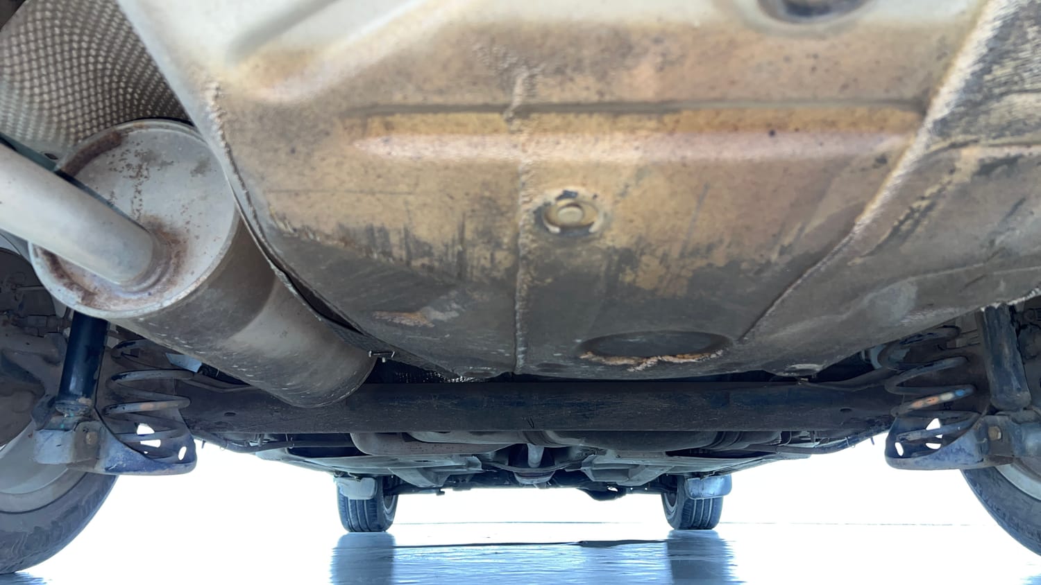 Used 2016 Volkswagen Vento Highline Petrol AT Petrol Automatic extra REAR UNDERBODY VIEW (TAKEN FROM REAR)