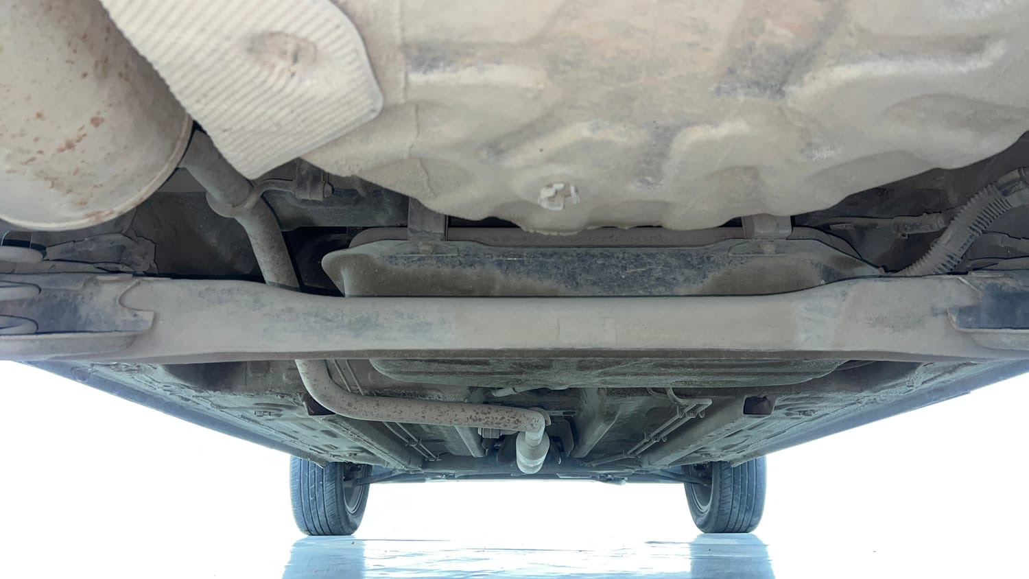 Used 2023 Renault Kiger RXT (O) Turbo MT Petrol Manual extra REAR UNDERBODY VIEW (TAKEN FROM REAR)