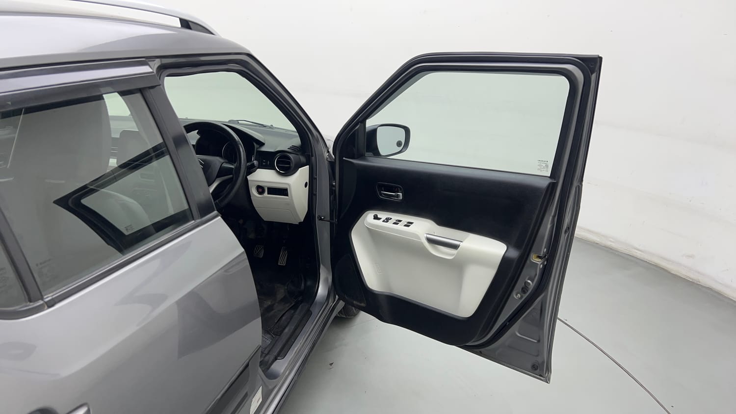 Used 2021 Maruti Suzuki Ignis Zeta 1.2 MT Petrol Manual interior RIGHT FRONT DOOR OPEN VIEW