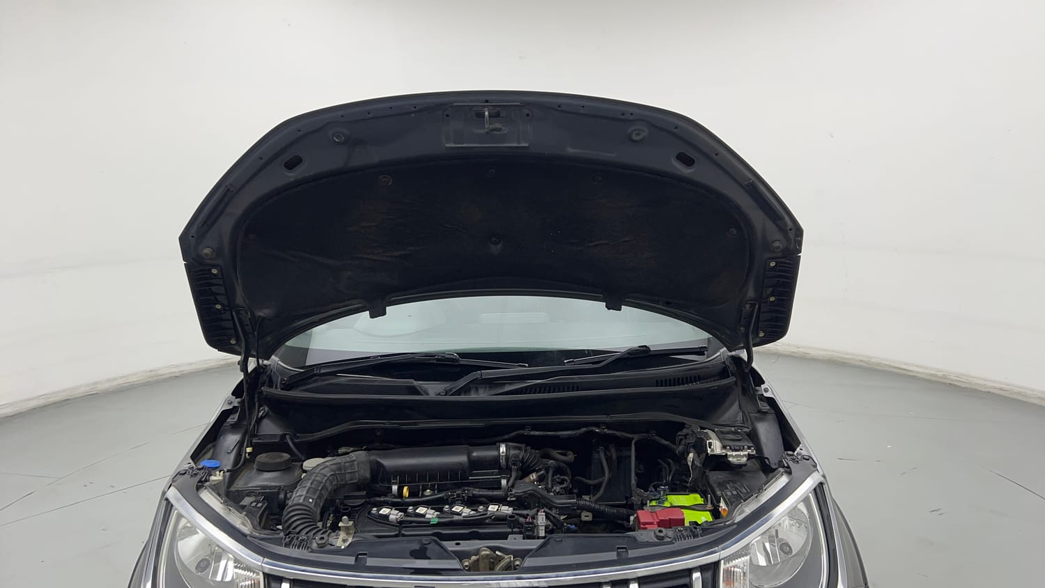 Used 2021 Maruti Suzuki Ignis Zeta 1.2 MT Petrol Manual engine ENGINE & BONNET OPEN FRONT VIEW