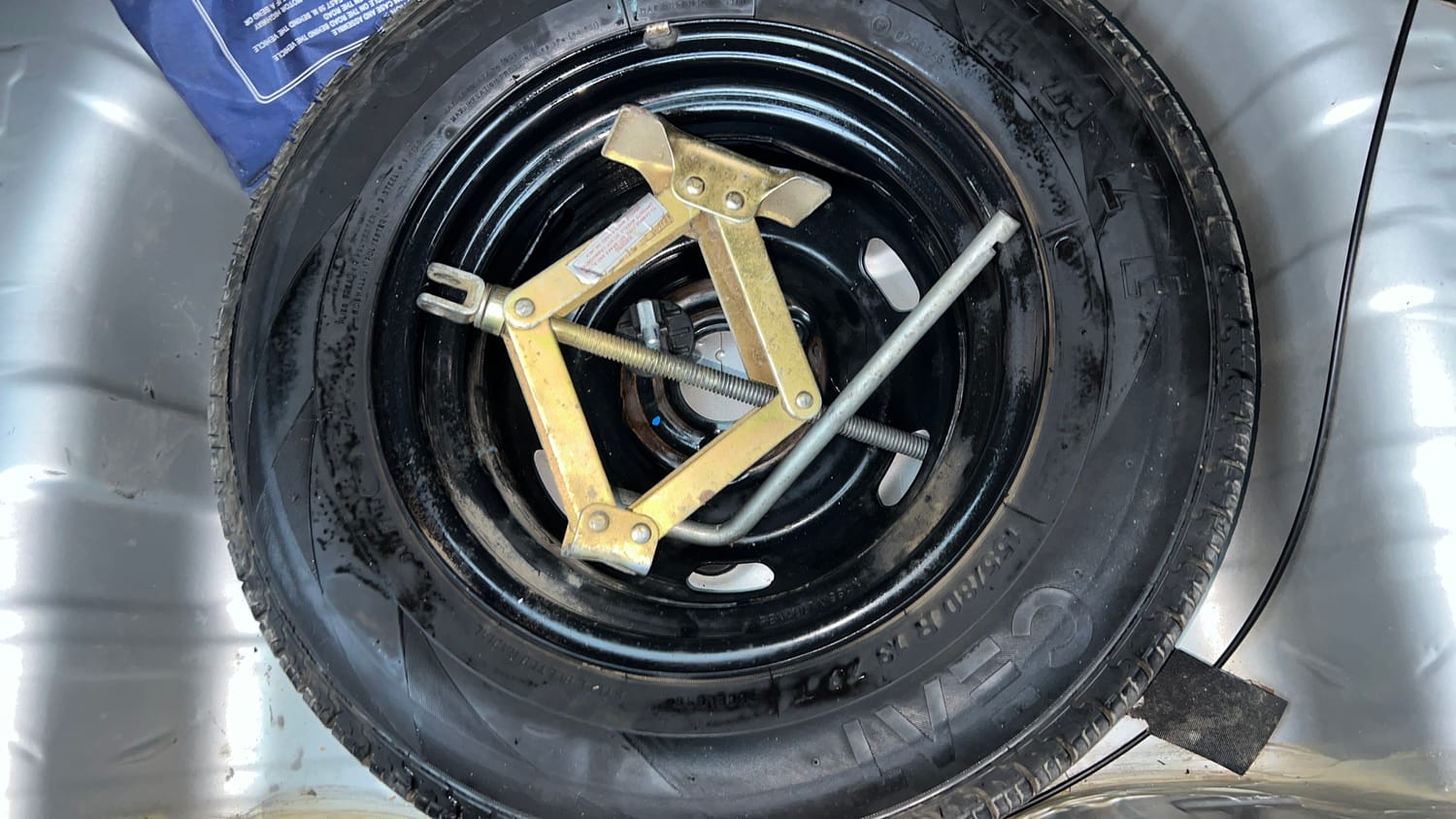 Used 2019 Renault Kwid RXL Petrol Manual tyres SPARE TYRE VIEW