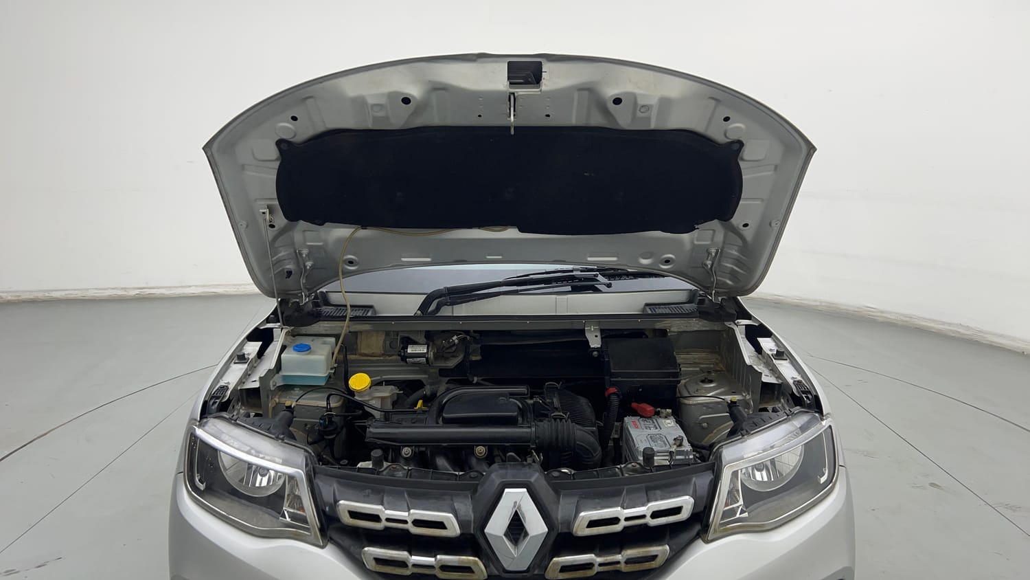 Used 2019 Renault Kwid RXL Petrol Manual engine ENGINE & BONNET OPEN FRONT VIEW