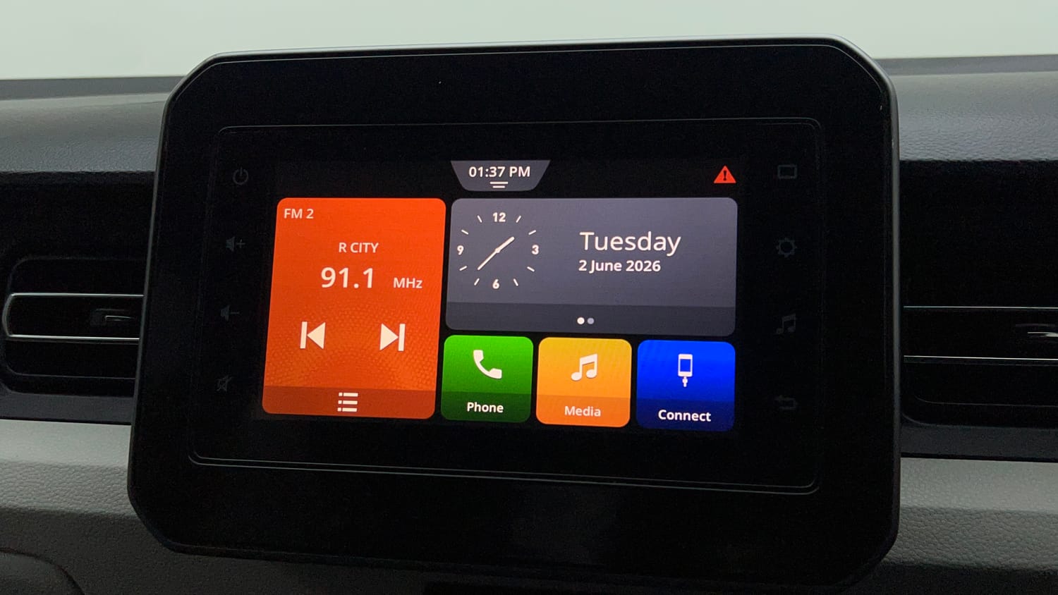 Used 2021 Maruti Suzuki Ignis Zeta 1.2 MT Petrol Manual top_features Integrated (in-dash) music system
