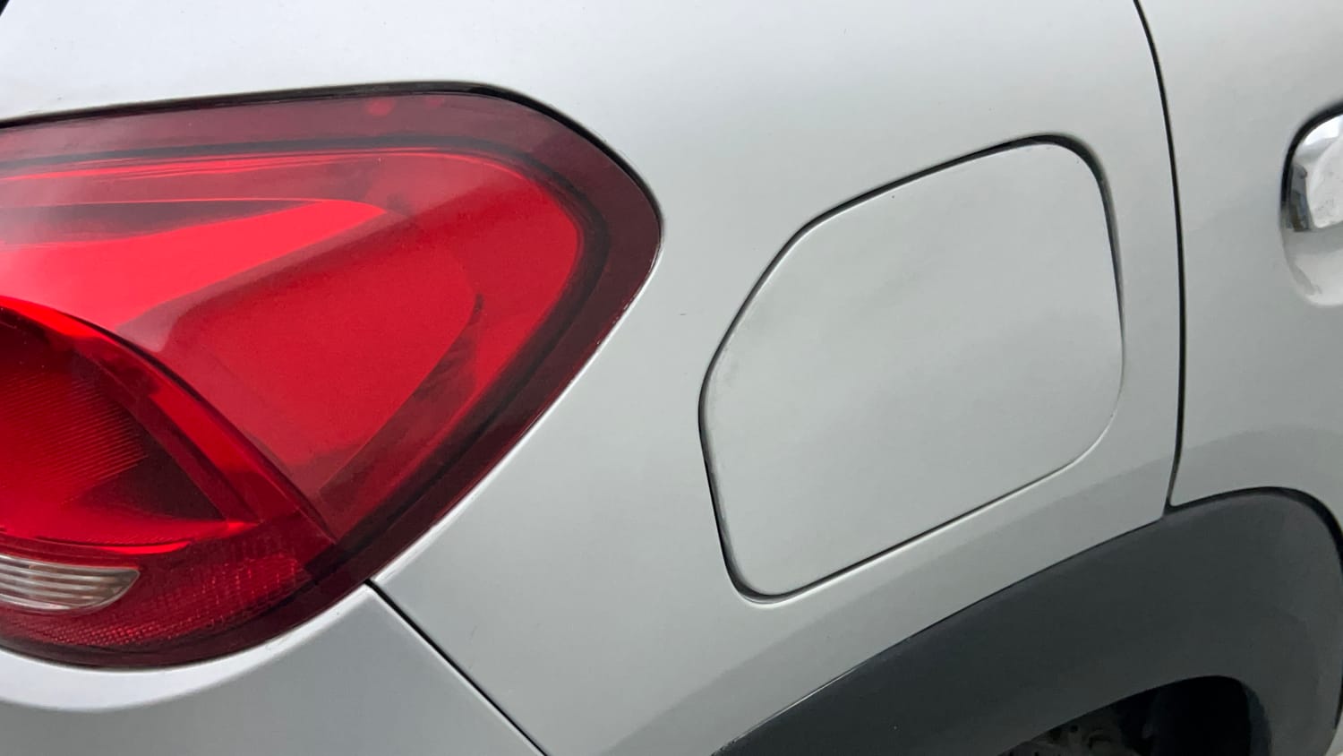 Used 2019 Renault Kwid RXL Petrol Manual dents MINOR SCRATCH