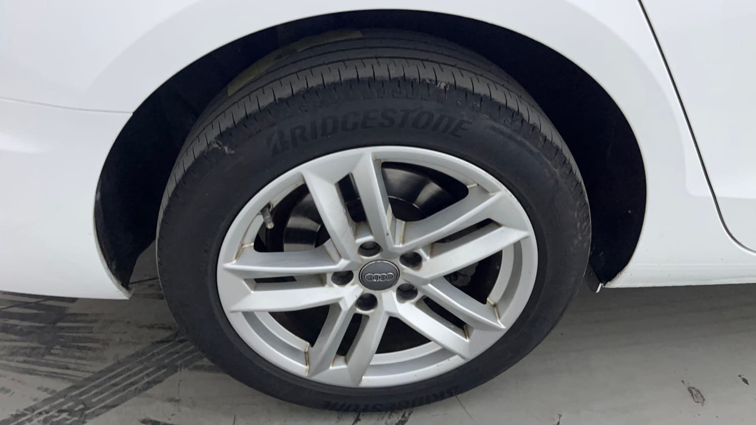 Used 2021 Audi A4 Premium Plus 40 TFSI Petrol Automatic tyres RIGHT REAR TYRE RIM VIEW