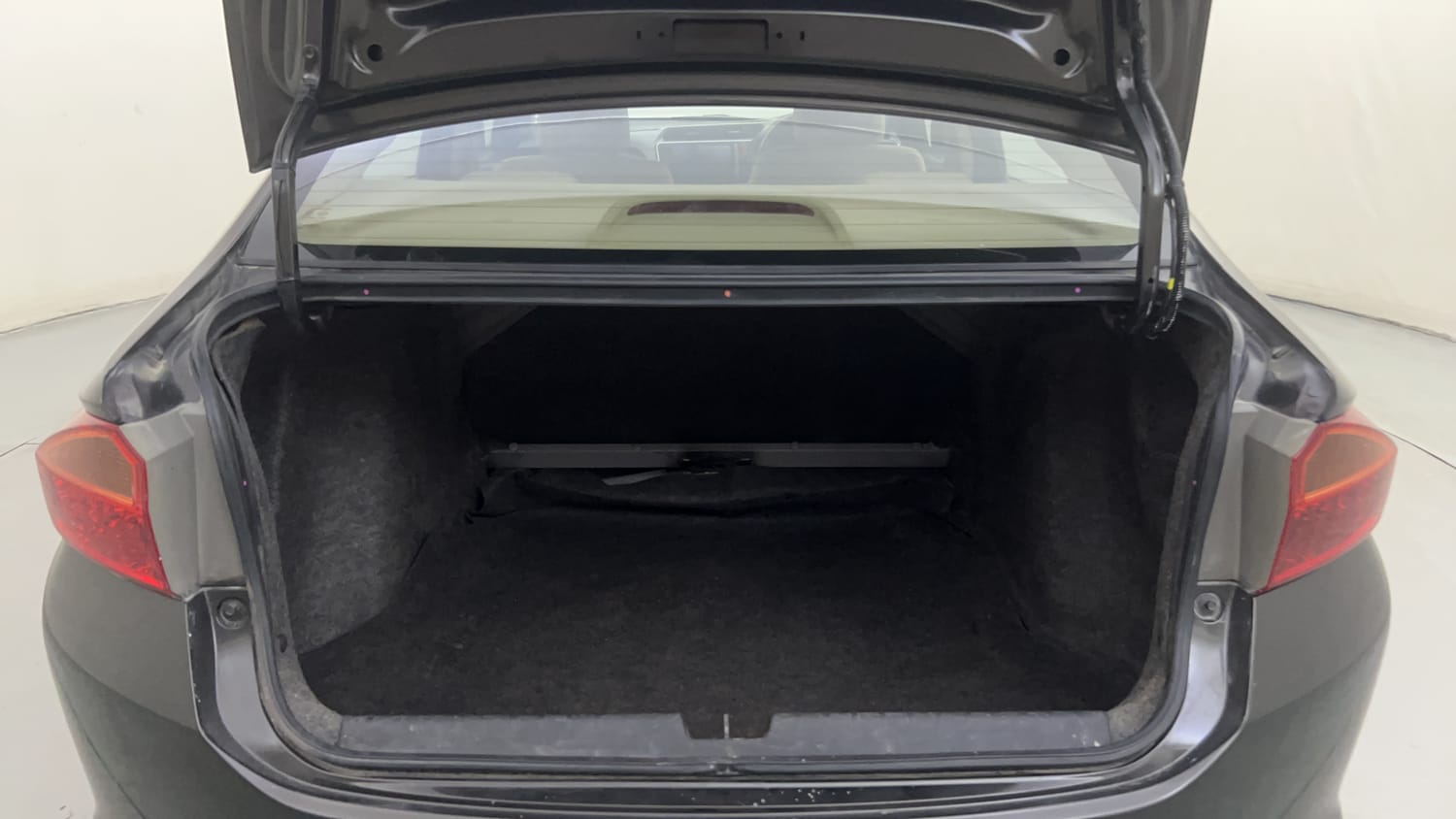 Used 2015 Honda City SV Petrol Manual interior DICKY INSIDE VIEW