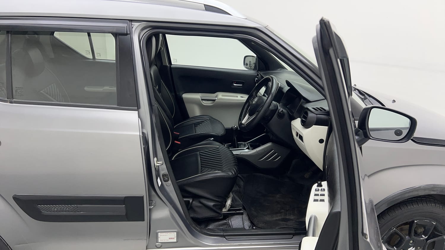 Used 2021 Maruti Suzuki Ignis Zeta 1.2 MT Petrol Manual interior RIGHT SIDE FRONT DOOR CABIN VIEW