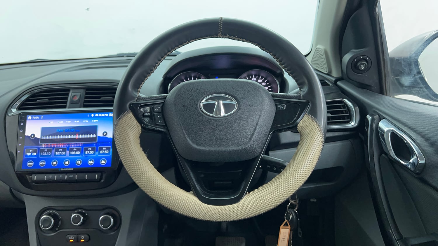 Used 2018 Tata Tigor Revotron XZA Petrol Automatic interior STEERING VIEW