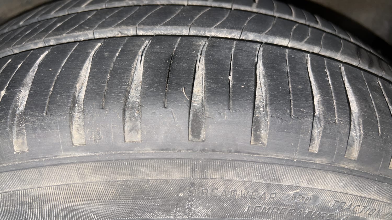 Used 2015 Honda City SV Petrol Manual tyres LEFT REAR TYRE TREAD VIEW