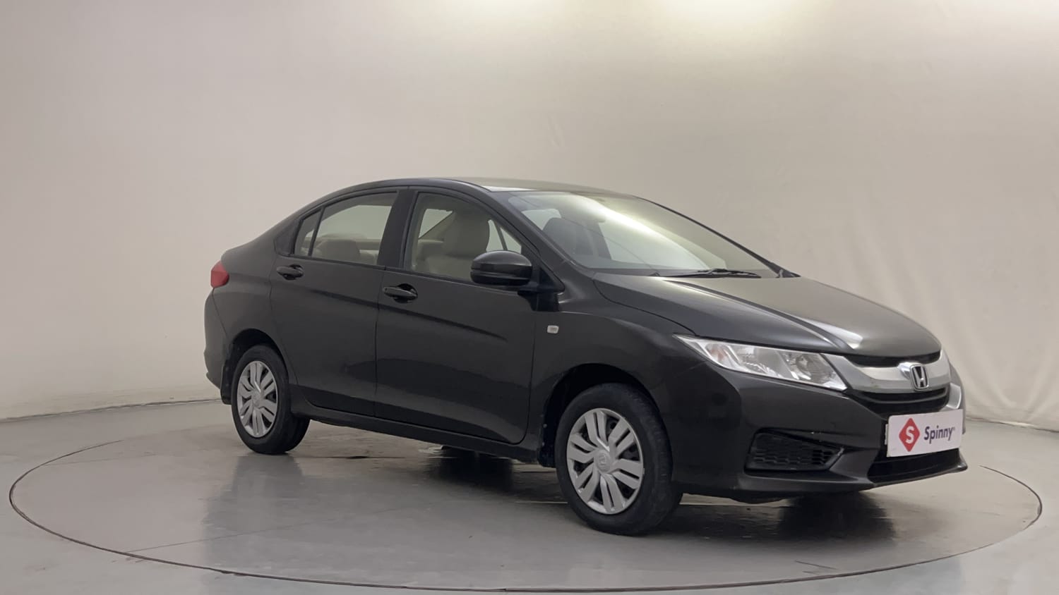 Used 2015 Honda City SV Petrol Manual exterior RIGHT FRONT CORNER VIEW