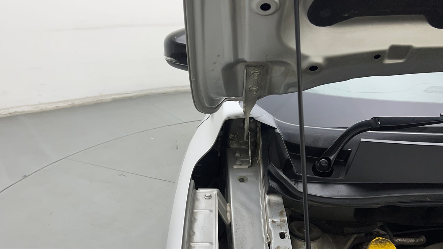 Used 2023 Renault Kiger RXT (O) Turbo MT Petrol Manual engine ENGINE RIGHT SIDE HINGE & APRON VIEW