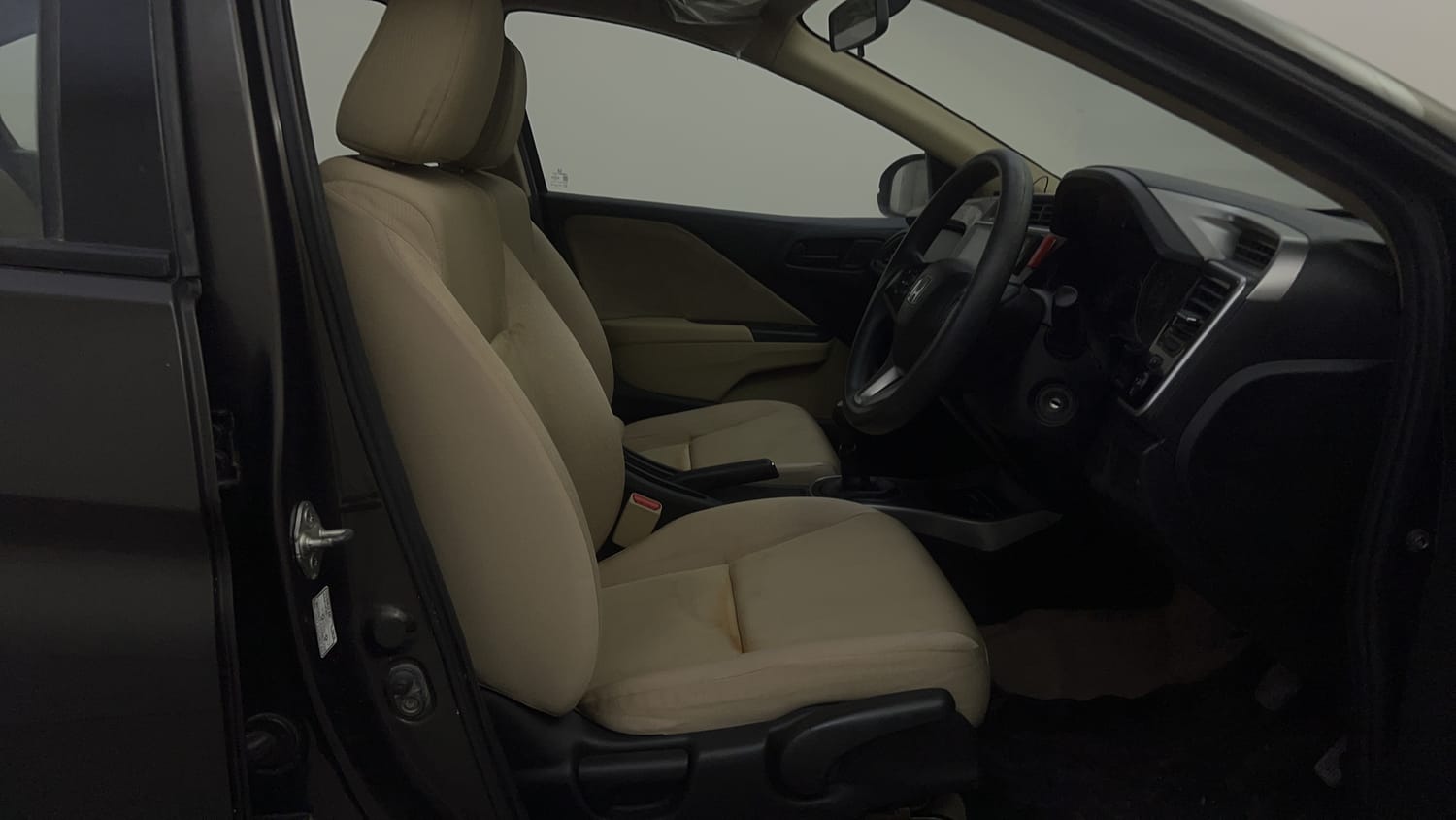 Used 2015 Honda City SV Petrol Manual interior RIGHT SIDE FRONT DOOR CABIN VIEW