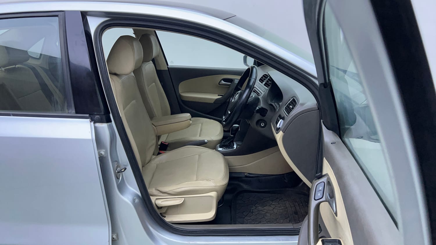 Used 2016 Volkswagen Vento Highline Petrol AT Petrol Automatic interior RIGHT SIDE FRONT DOOR CABIN VIEW