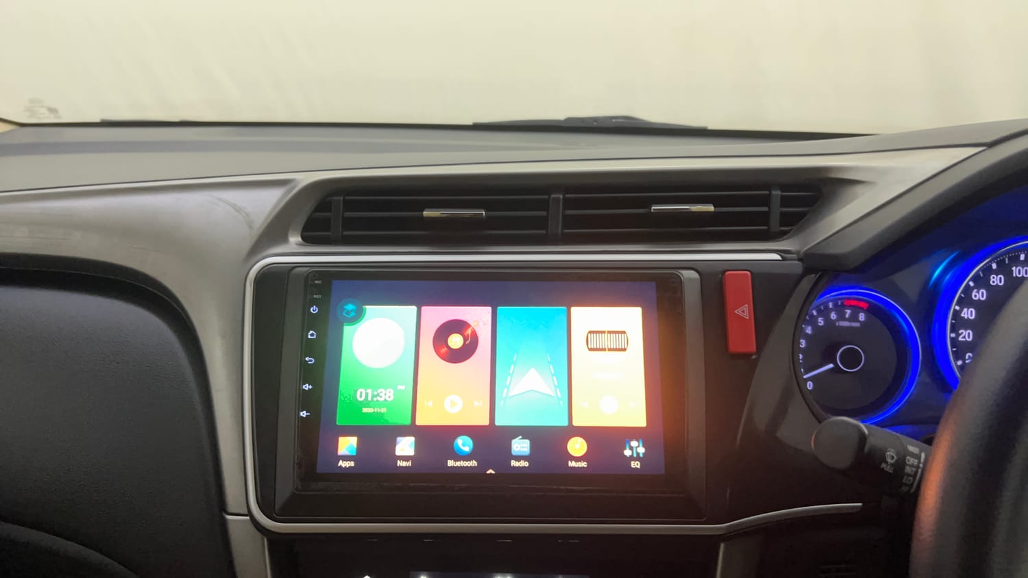 Used 2015 Honda City SV Petrol Manual top_features Integrated (in-dash) music system