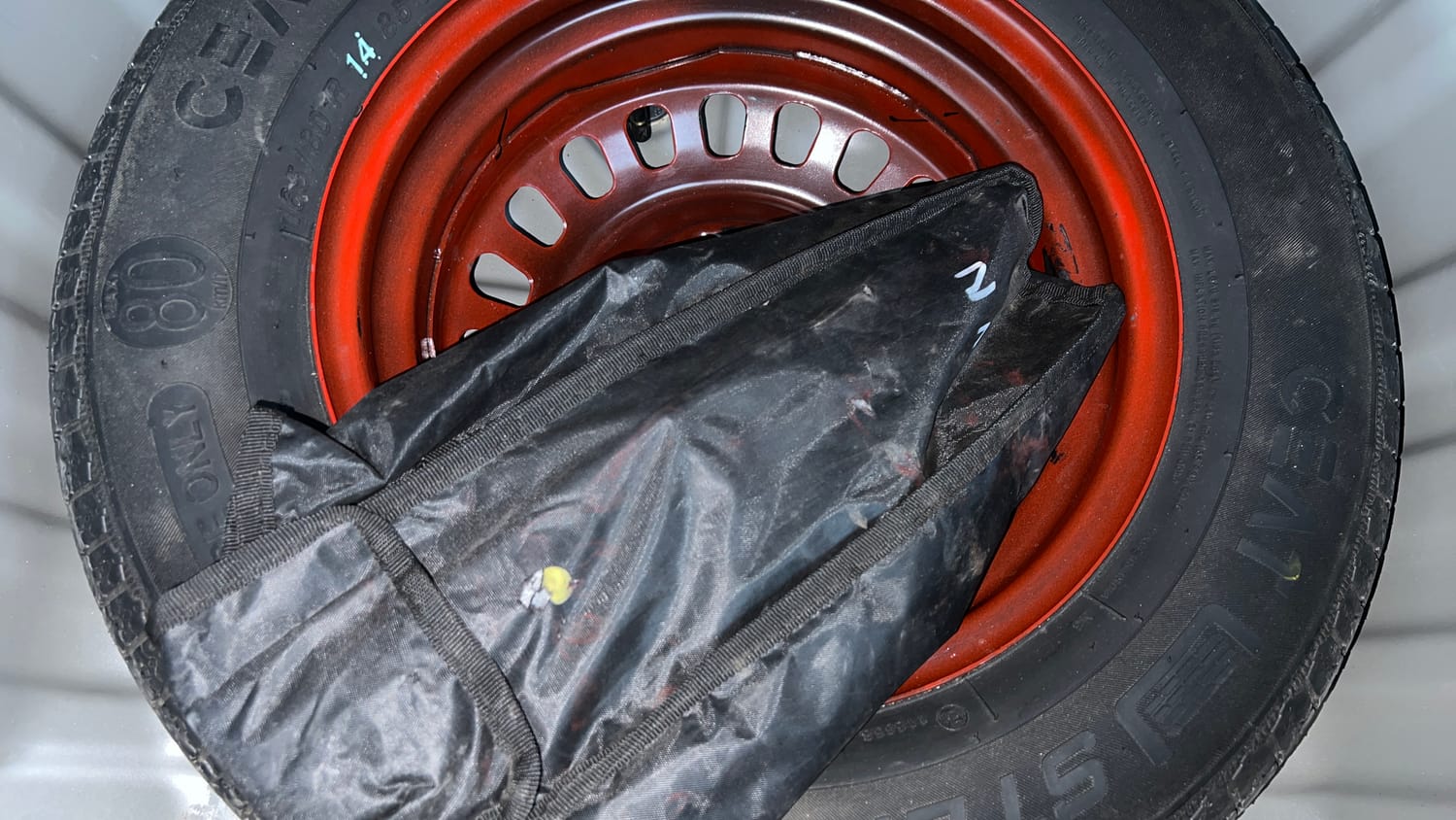 Used 2023 Renault Kiger RXT (O) Turbo MT Petrol Manual tyres SPARE TYRE VIEW