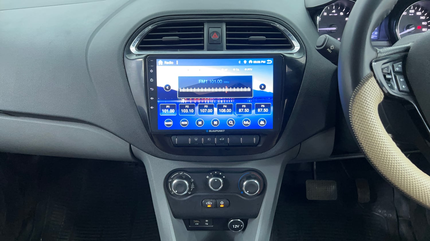 Used 2018 Tata Tigor Revotron XZA Petrol Automatic interior MUSIC SYSTEM & AC CONTROL VIEW