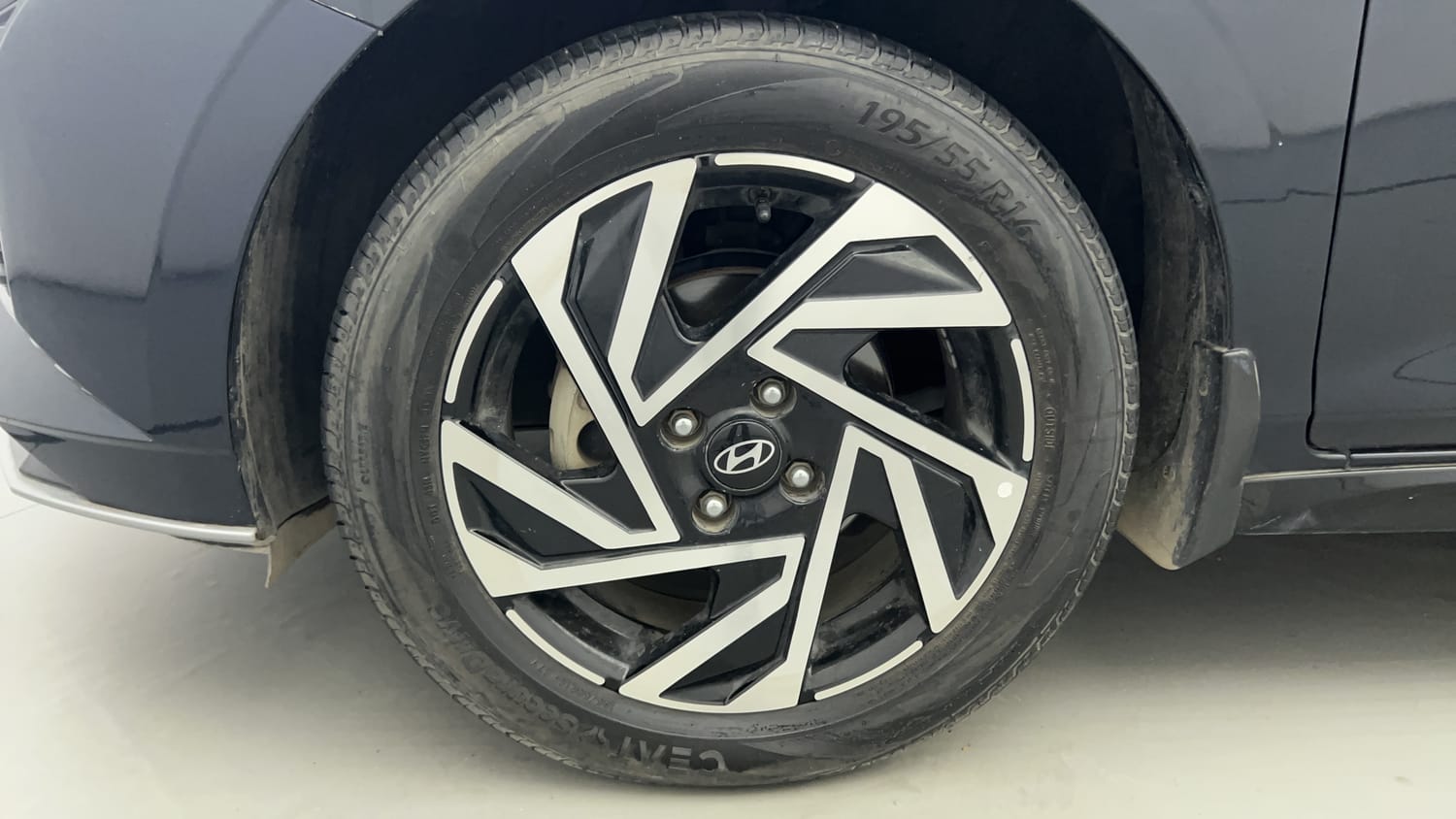 Used 2025 Hyundai New i20 Asta (O) 1.2 MT Petrol Manual tyres LEFT FRONT TYRE RIM VIEW