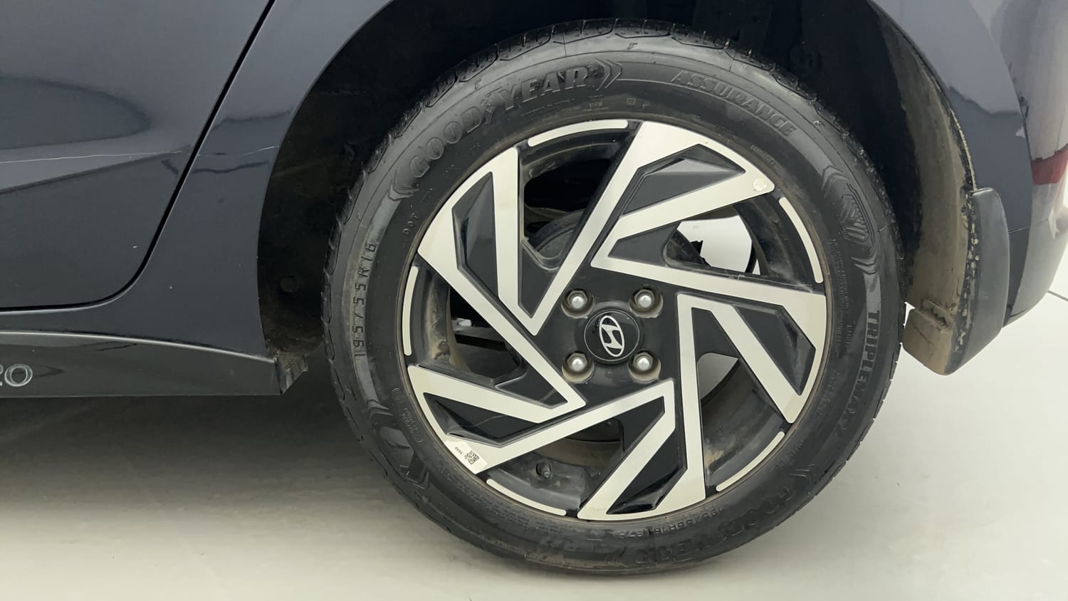 Used 2025 Hyundai New i20 Asta (O) 1.2 MT Petrol Manual tyres LEFT REAR TYRE RIM VIEW