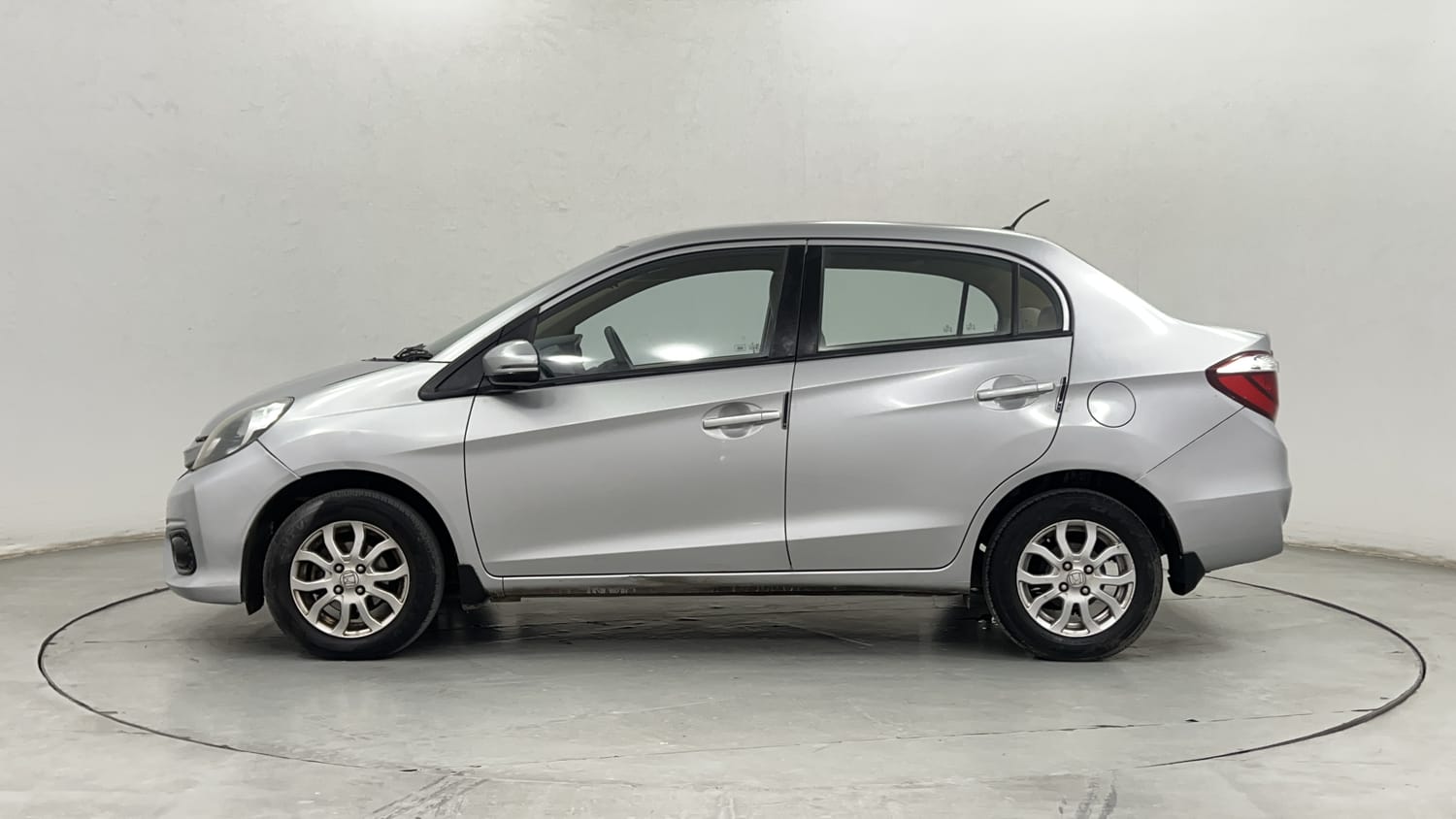 Used 2017 Honda Amaze 1.2 VX i-VTEC Petrol Manual exterior LEFT SIDE VIEW