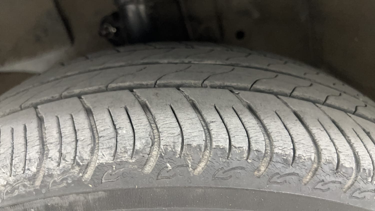 Used 2017 Honda Amaze 1.2 VX i-VTEC Petrol Manual tyres LEFT FRONT TYRE TREAD VIEW