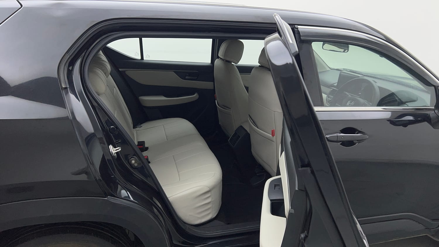 Used 2025 Honda Elevate Apex Edition V CVT Petrol Automatic interior RIGHT SIDE REAR DOOR CABIN VIEW