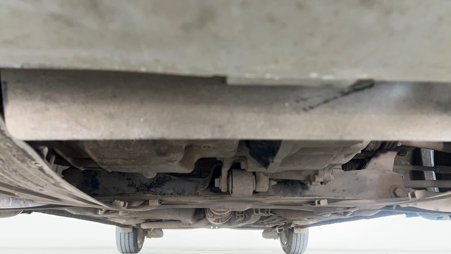 Used 2017 Honda Amaze 1.2 VX i-VTEC Petrol Manual extra FRONT LEFT UNDERBODY VIEW