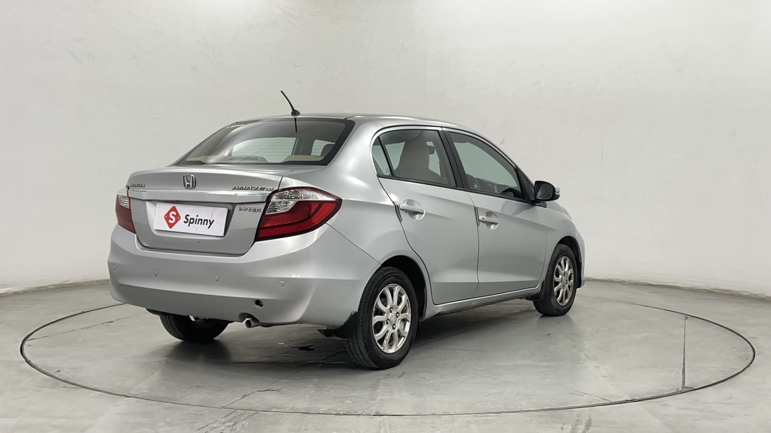 Used 2017 Honda Amaze 1.2 VX i-VTEC Petrol Manual exterior RIGHT REAR CORNER VIEW