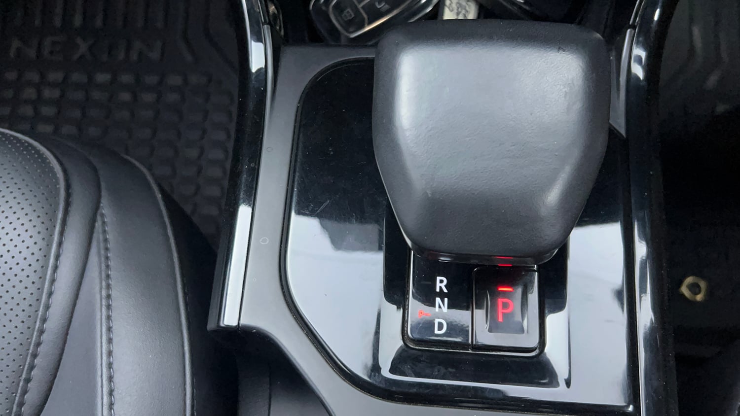 Used 2023 Tata Nexon Fearless Plus S 1.2 Revotron Petrol 7DCA DT Petrol Automatic interior GEAR  KNOB VIEW