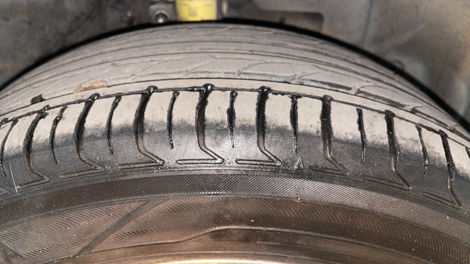 Used 2019 Ford EcoSport Titanium + 1.5L Ti-VCT AT Petrol Automatic tyres RIGHT FRONT TYRE TREAD VIEW