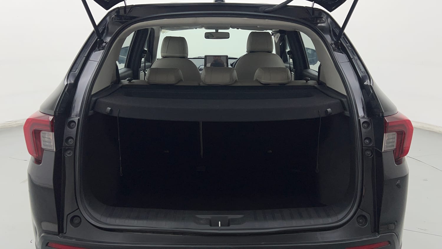 Used 2025 Honda Elevate Apex Edition V CVT Petrol Automatic interior DICKY INSIDE VIEW
