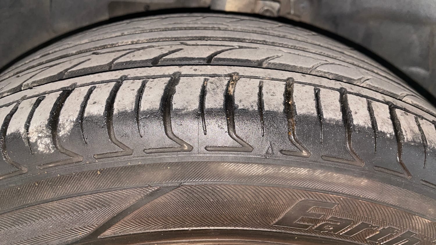 Used 2019 Ford EcoSport Titanium + 1.5L Ti-VCT AT Petrol Automatic tyres LEFT FRONT TYRE TREAD VIEW