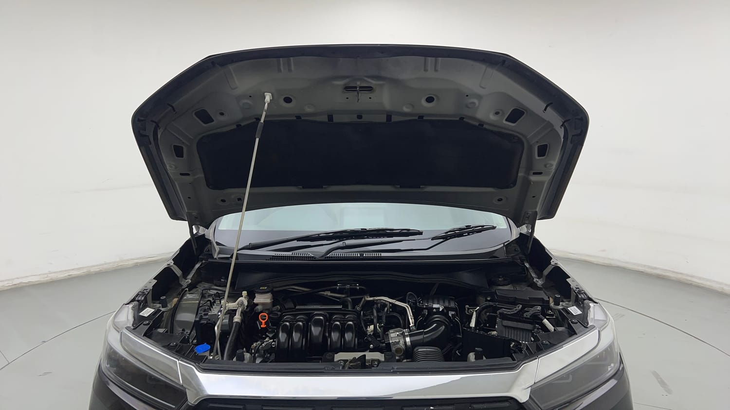 Used 2025 Honda Elevate Apex Edition V CVT Petrol Automatic engine ENGINE & BONNET OPEN FRONT VIEW