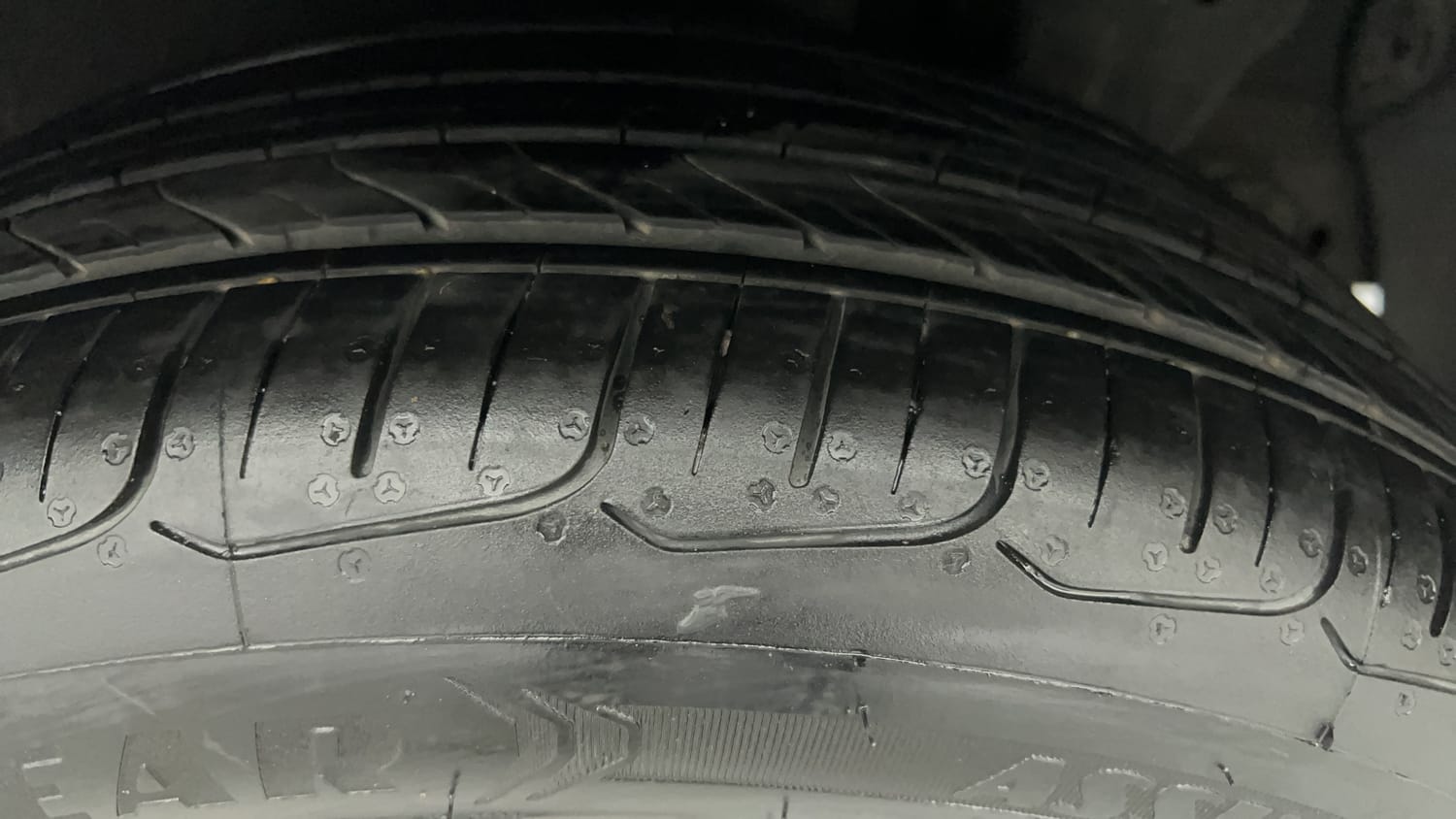 Used 2025 Hyundai New i20 Asta (O) 1.2 MT Petrol Manual tyres LEFT REAR TYRE TREAD VIEW