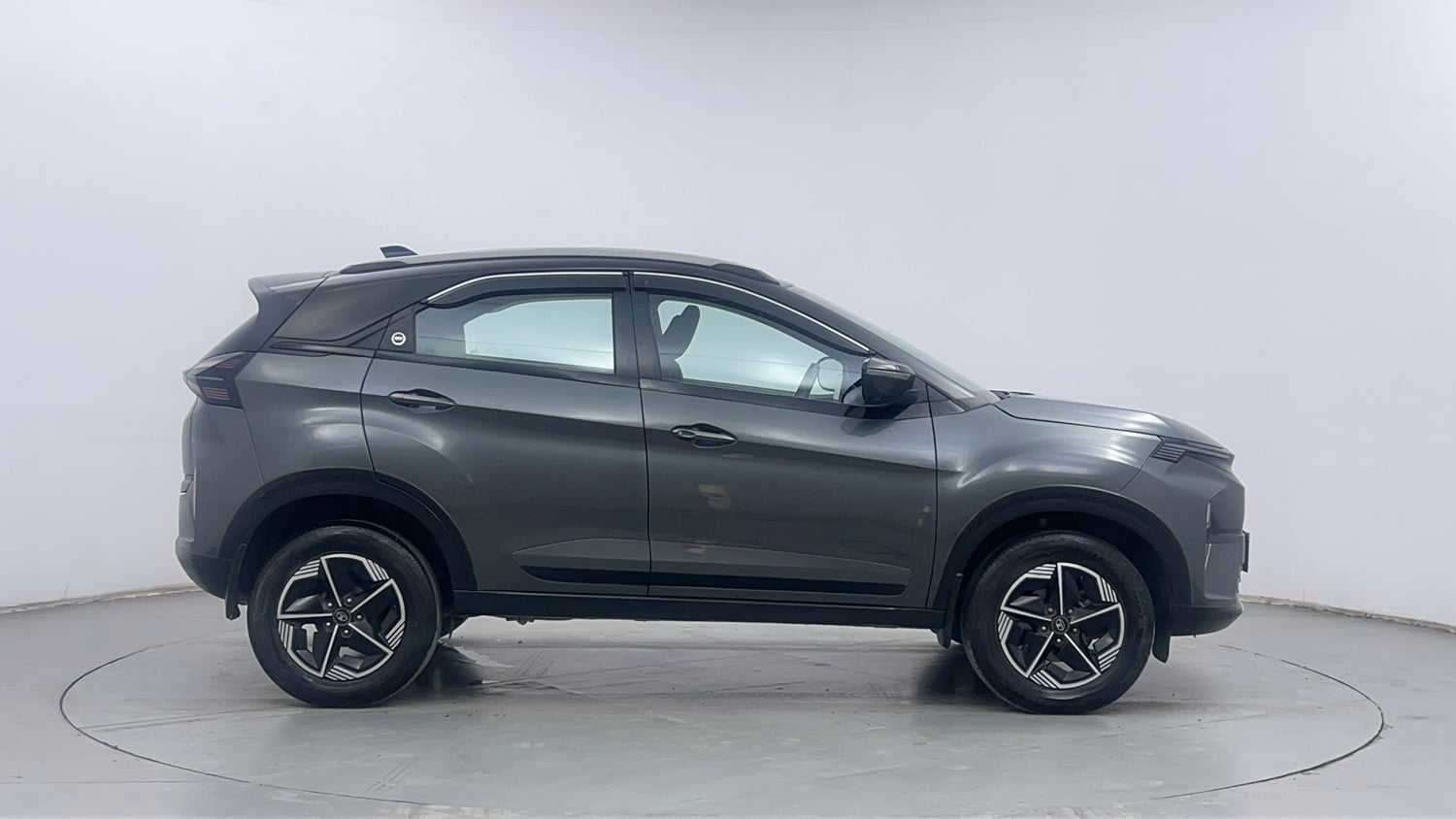 Used 2023 Tata Nexon Fearless Plus S 1.2 Revotron Petrol 7DCA DT Petrol Automatic exterior RIGHT SIDE VIEW
