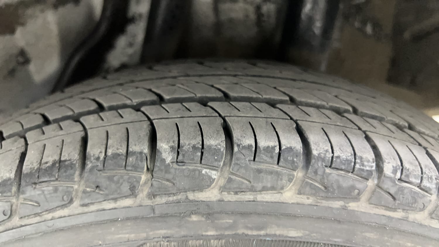 Used 2017 Honda Amaze 1.2 VX i-VTEC Petrol Manual tyres LEFT REAR TYRE TREAD VIEW