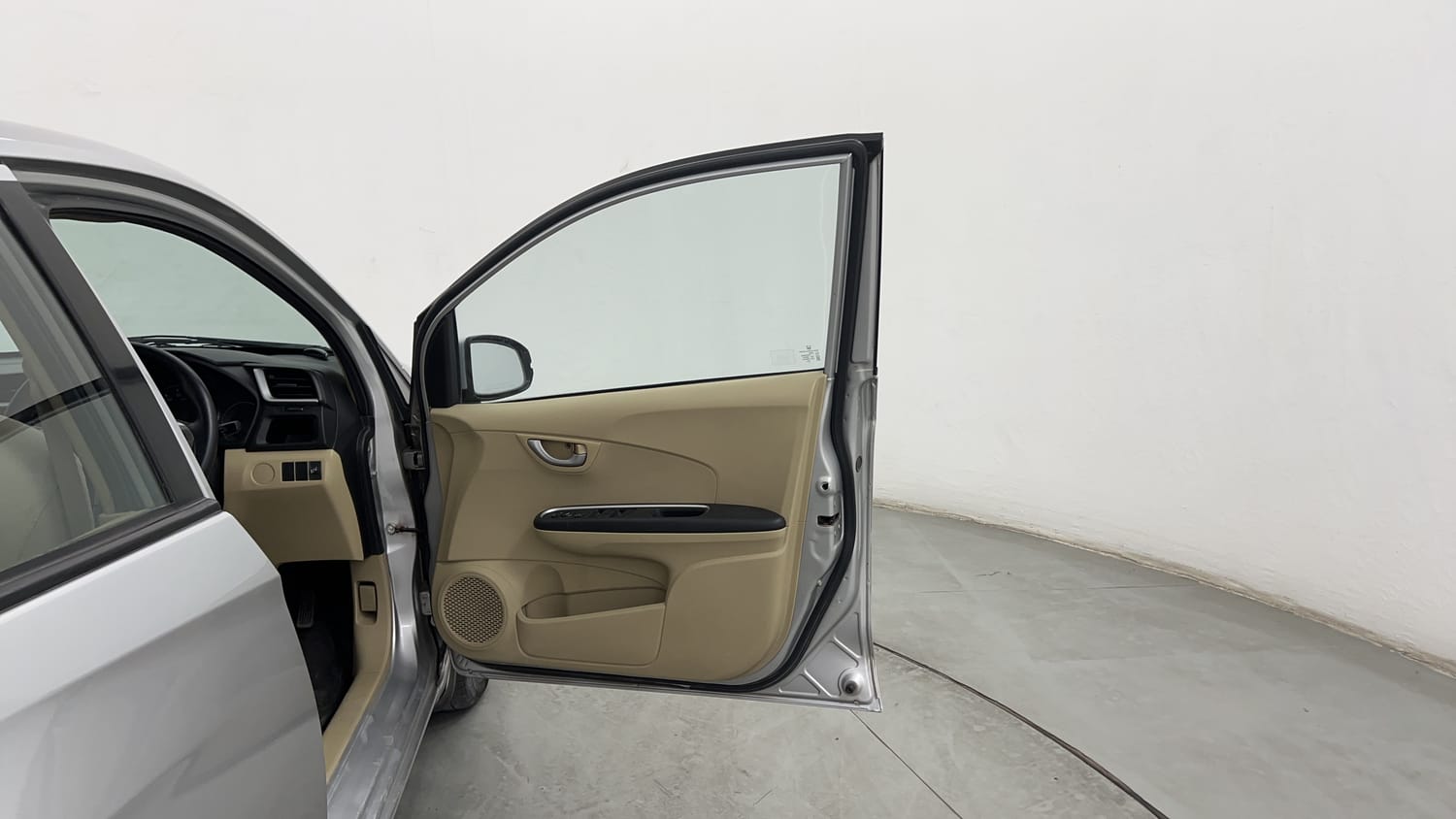 Used 2017 Honda Amaze 1.2 VX i-VTEC Petrol Manual interior RIGHT FRONT DOOR OPEN VIEW