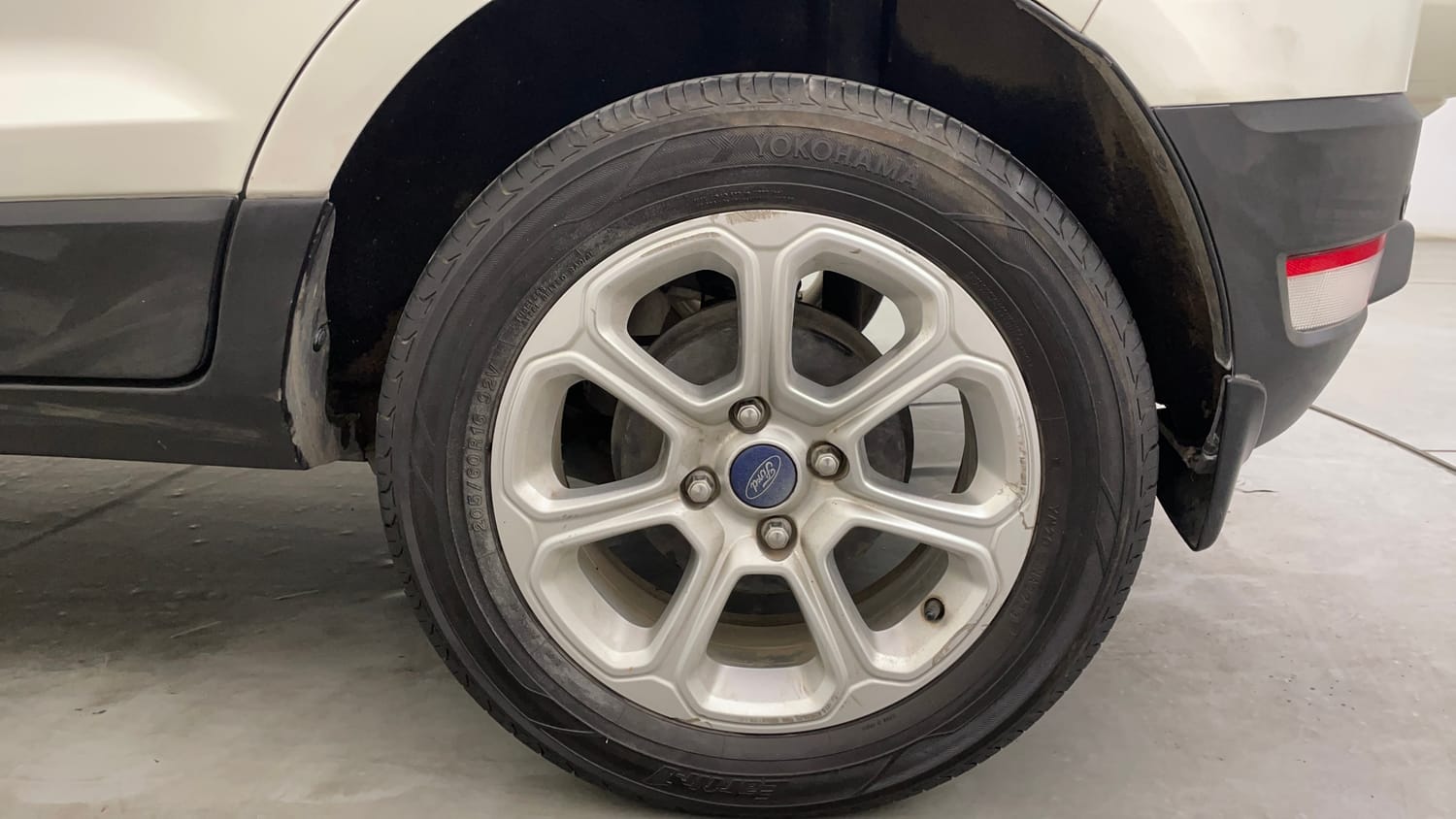 Used 2019 Ford EcoSport Titanium + 1.5L Ti-VCT AT Petrol Automatic tyres LEFT REAR TYRE RIM VIEW