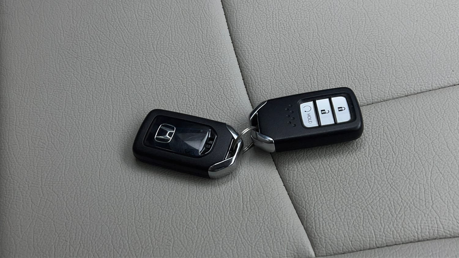 Used 2025 Honda Elevate Apex Edition V CVT Petrol Automatic extra CAR KEY VIEW