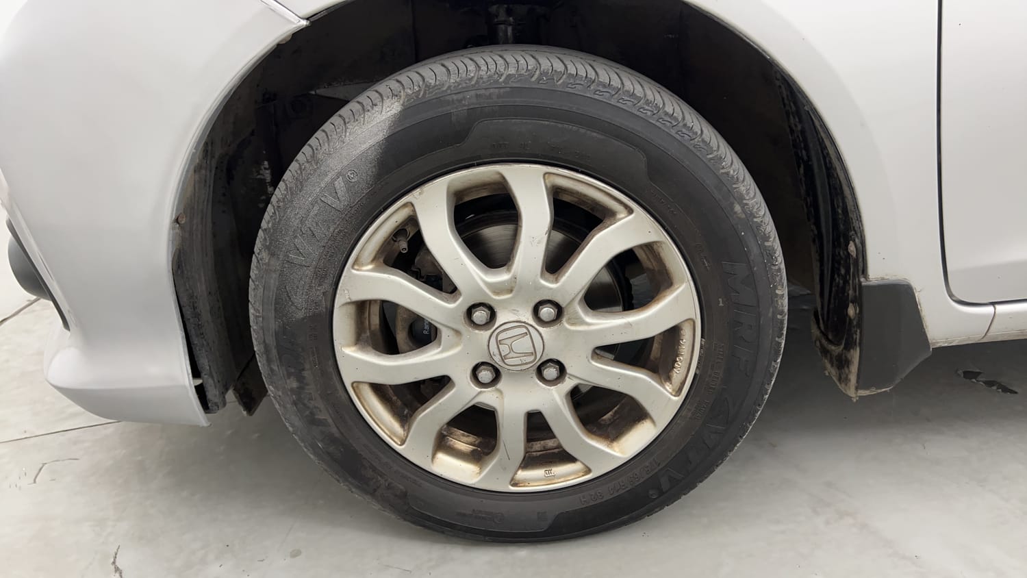 Used 2017 Honda Amaze 1.2 VX i-VTEC Petrol Manual tyres LEFT FRONT TYRE RIM VIEW