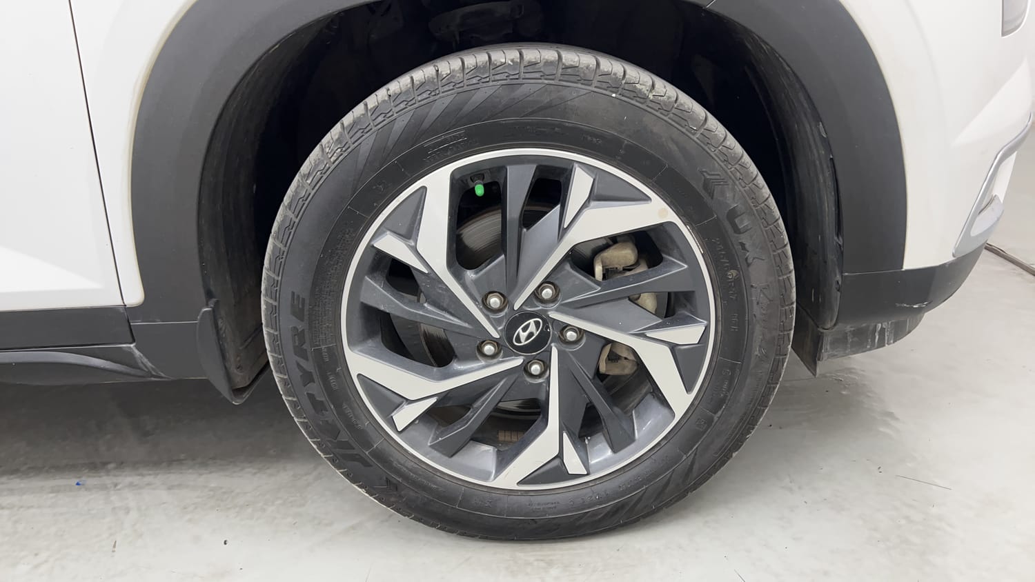 Used 2022 Hyundai Creta SX (O) 1.4 Turbo 7 DCT Petrol Automatic tyres RIGHT FRONT TYRE RIM VIEW