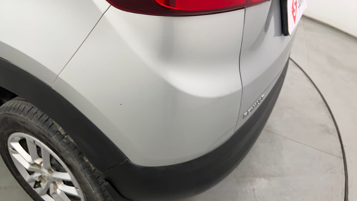 Used 2022 Renault Triber RXT EASY-R AMT Petrol Automatic dents MINOR SCRATCH