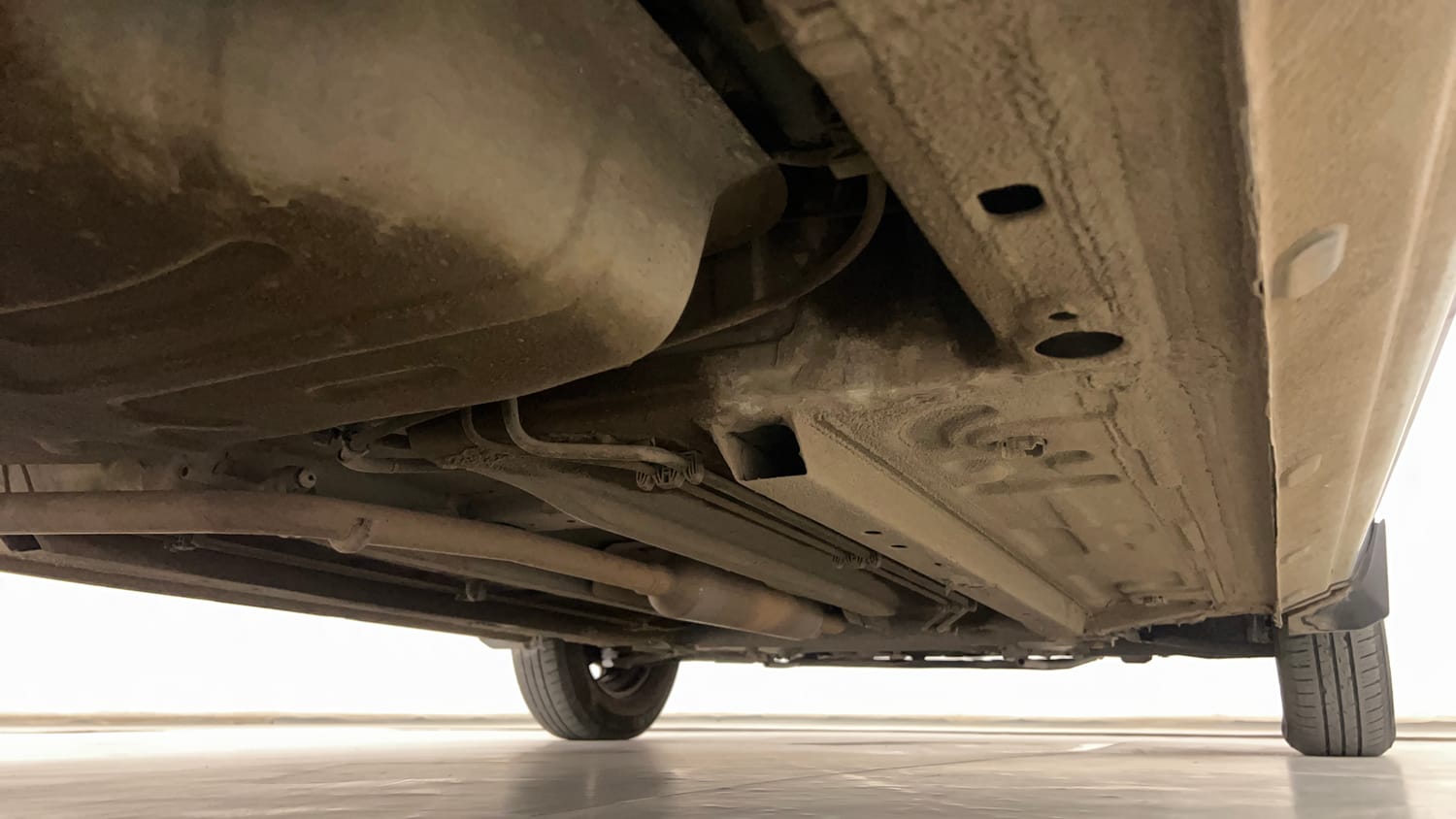 Used 2022 Renault Triber RXT EASY-R AMT Petrol Automatic extra REAR RIGHT UNDERBODY VIEW