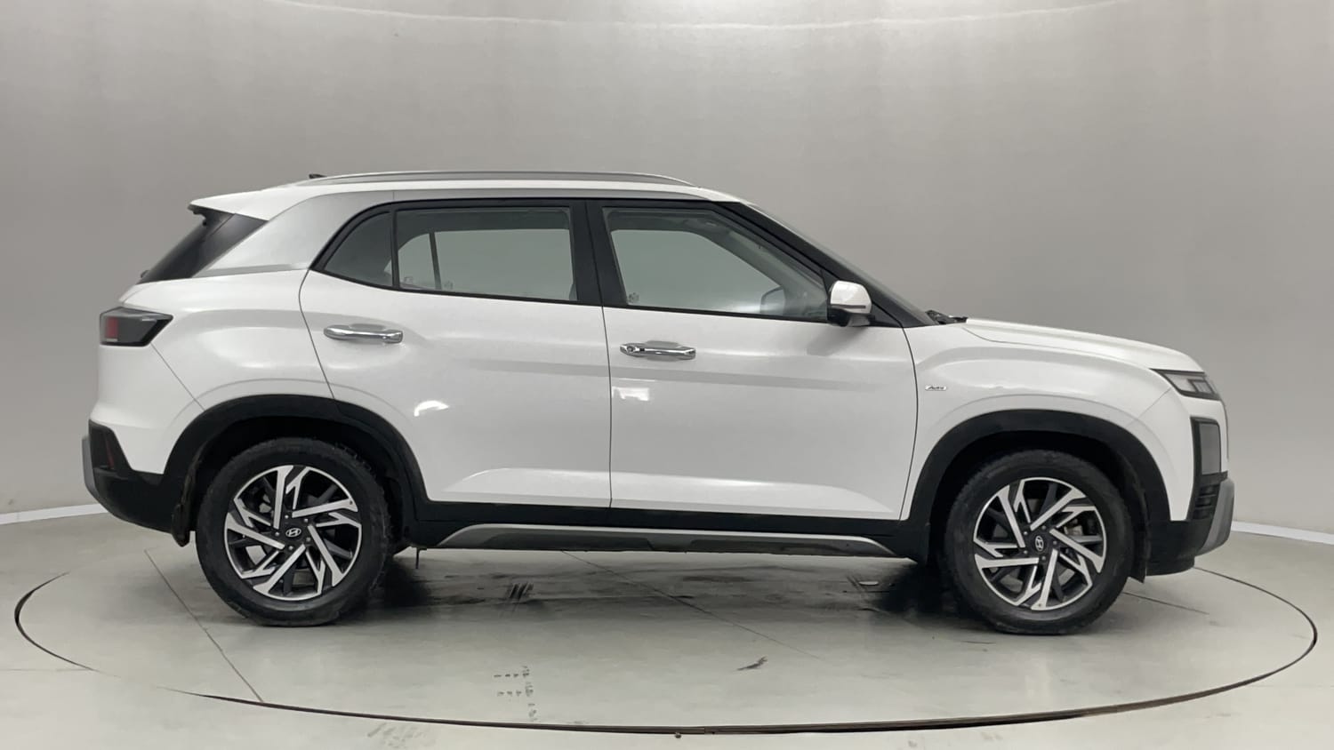 Used 2024 Hyundai Creta 1.5 MPi Petrol IVT SX(O) Petrol Automatic exterior RIGHT SIDE VIEW