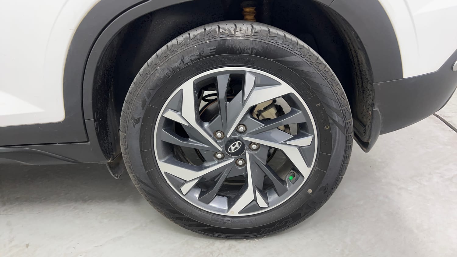 Used 2022 Hyundai Creta SX (O) 1.4 Turbo 7 DCT Petrol Automatic tyres LEFT REAR TYRE RIM VIEW