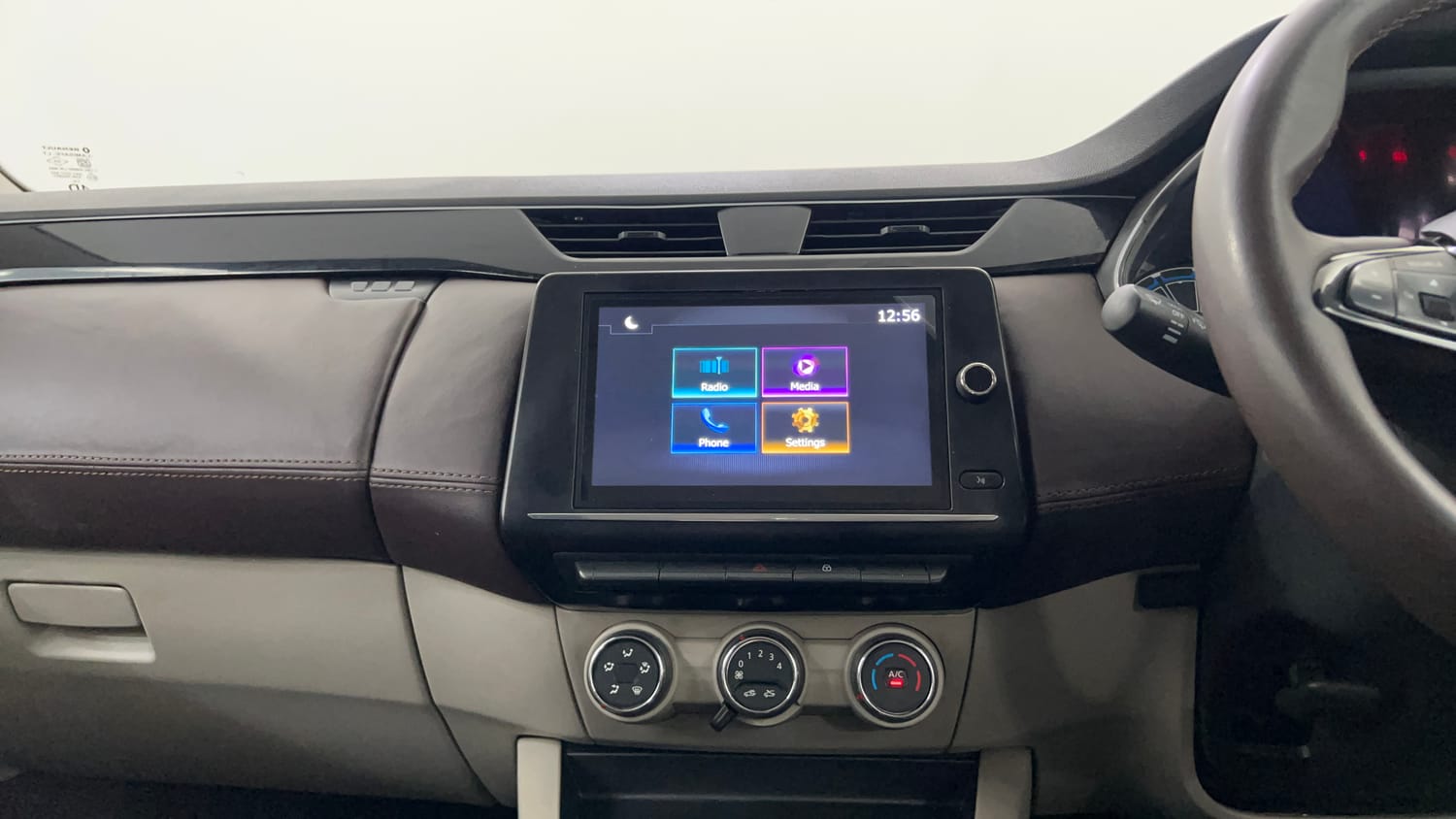 Used 2022 Renault Triber RXT EASY-R AMT Petrol Automatic interior MUSIC SYSTEM & AC CONTROL VIEW