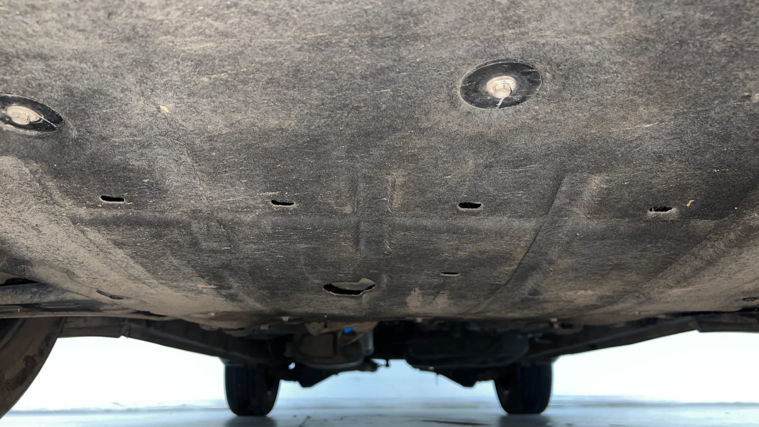 Used 2024 Mahindra XUV700 AX 5 Petrol MT 5 STR Petrol Manual extra FRONT LEFT UNDERBODY VIEW