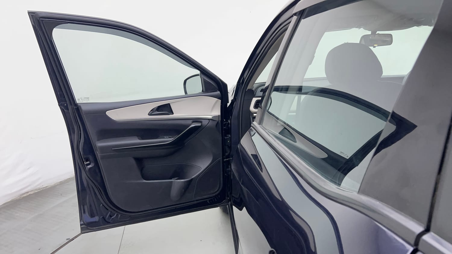 Used 2024 Mahindra XUV700 AX 5 Petrol MT 5 STR Petrol Manual interior LEFT FRONT DOOR OPEN VIEW